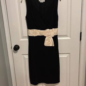 Kay Unger Vintage Black LBD Silk Bow Lined Knee Length Cocktail Dress